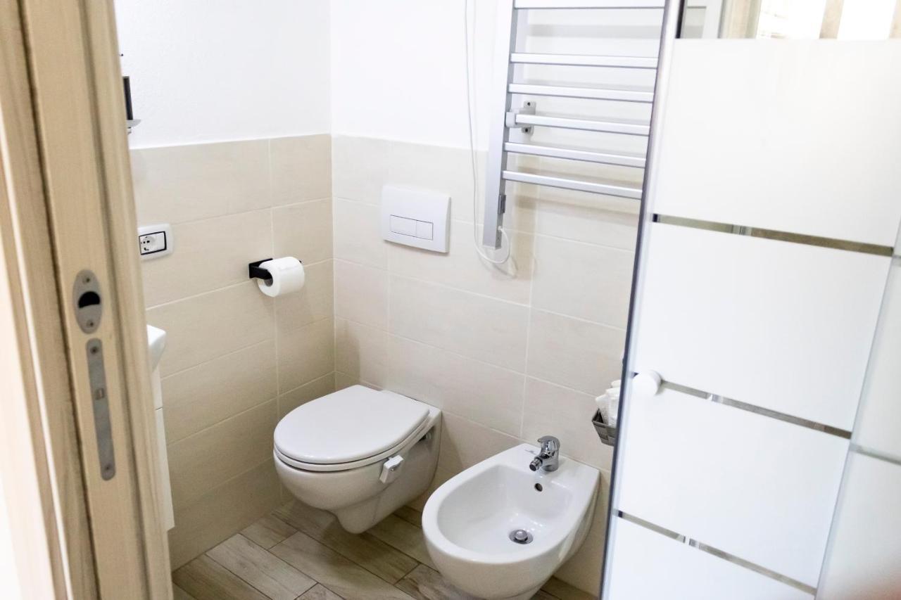 Sassari-Centro Elegante Appartamento Con Wifi E Netflix Kültér fotó