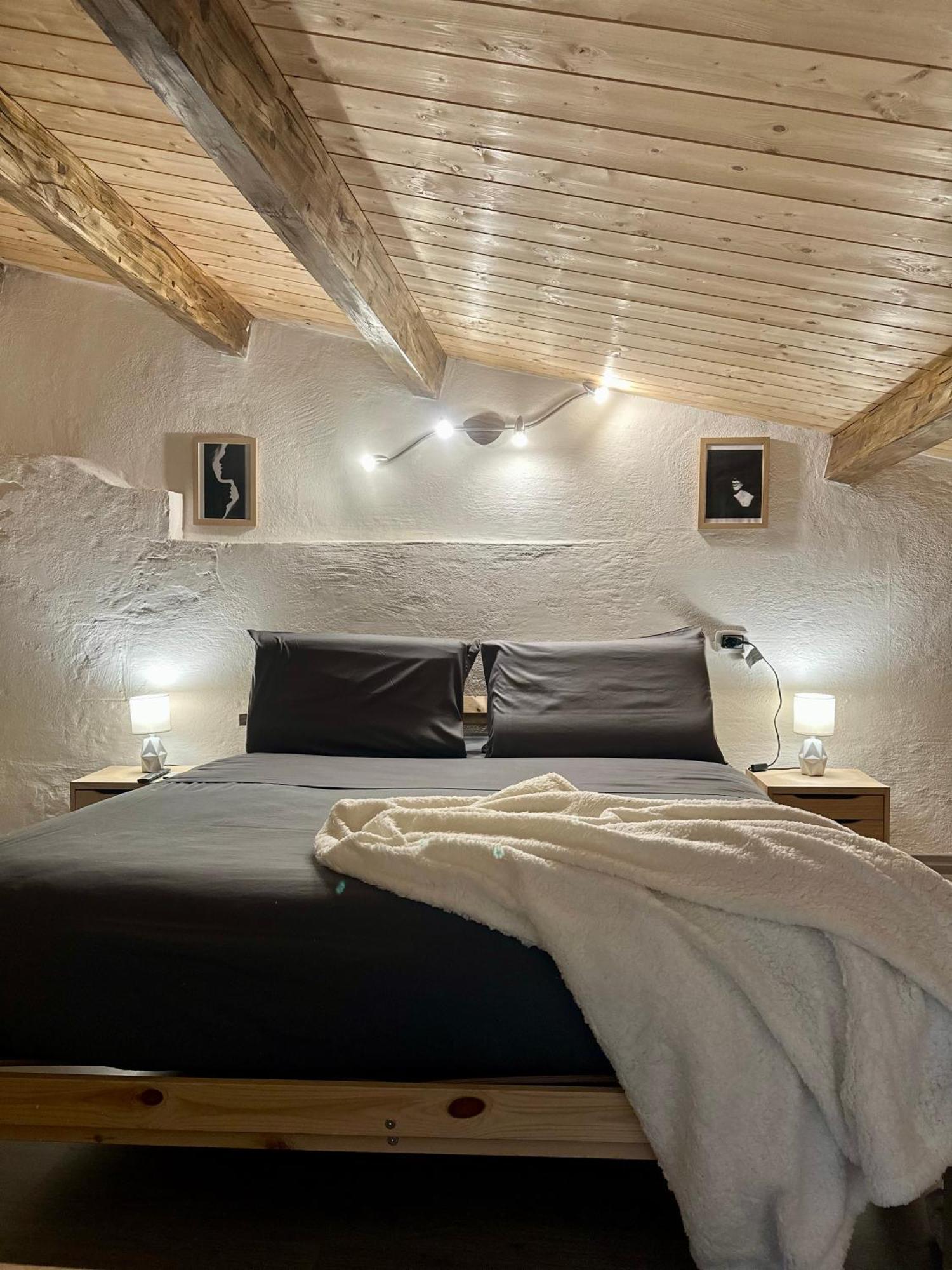 Sassari-Centro Elegante Appartamento Con Wifi E Netflix Kültér fotó
